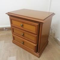 Comodino in legno