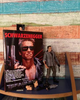 Terminator NECA Reel Toys T-800 1984 completo
