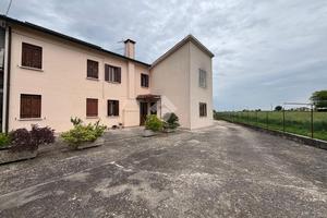 CASA SEMINDIPENDENTE A BOARA PISANI