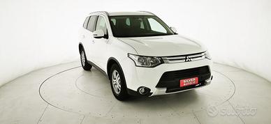 MITSUBISHI Outlander 2.2 DI-D 4WD Instyle 5p.