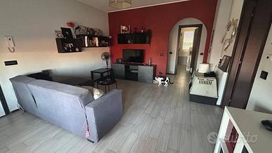 MORTARA CITTA': TRILOCALE TERMOAUTONOMO CON AUTORI