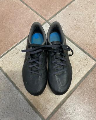 Scarpe da calcio  tacchetti in ferro