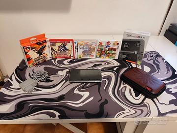 New Nintendo 3DS XL Nero + Giochi Pokemon e Mario