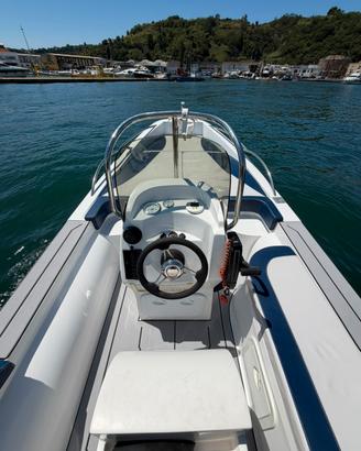 Revenger 19,50 gommone -2024 40 pro posto a mare