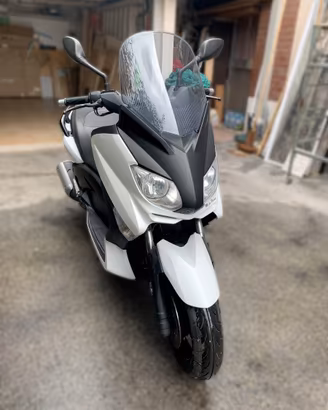 Yamaha X-MAX 250