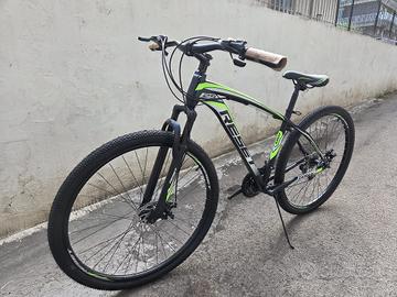 Mountain Bike modello  Derek 29 marca  RESET