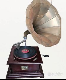 Grammofono antico La voce del padrone