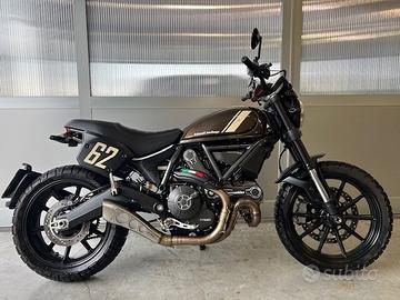 Ducati Scrambler 800, Scarico HP, Specchi barracud