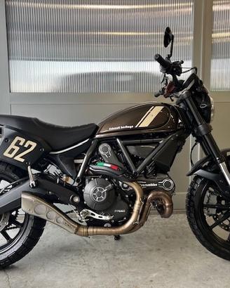 Ducati Scrambler 800, Scarico HP, Specchi barracud
