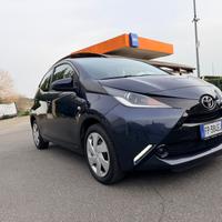Toyota Aygo 1.0 VVT-i 69 CV 5 porte x-play