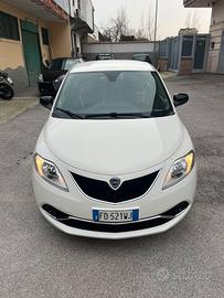 LANCIA Y 1.2 BENZINA 70 CV PARI NUOVO