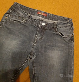 Jeans di MBJ color Blu Scuro