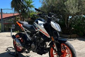 Duke 125 4t. Prezzo trabbile