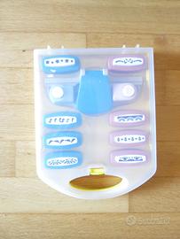 Set di stampini per disegni traforati su carta