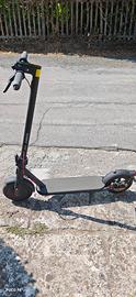 Monopattino Xiaomi scooter 4
