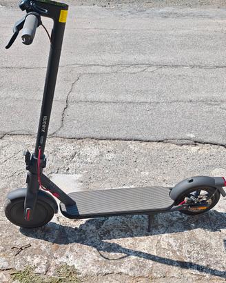 Monopattino Xiaomi scooter 4