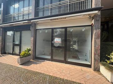 NEGOZIO A CESENATICO