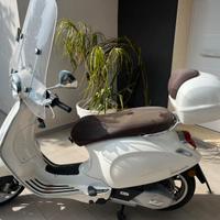 Vespa Piaggio primavera 125