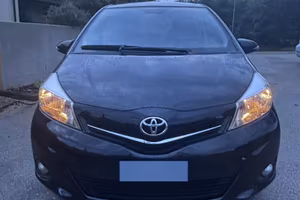 Toyota Yaris Lounge 1.0 5 porte