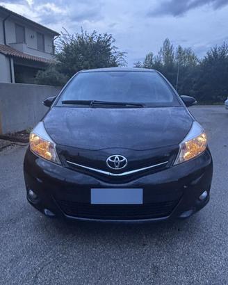 Toyota Yaris Lounge 1.0 5 porte