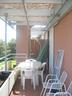 app-to-con-ampia-terrazza-solarium-uso-piscina