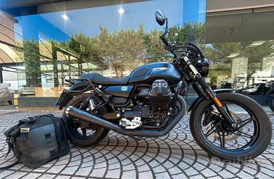 Moto Guzzi V7 IV Stone