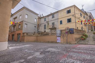 TERRACIELO DA RISTRUTTURARE IN PIENO CENTRO STORIC