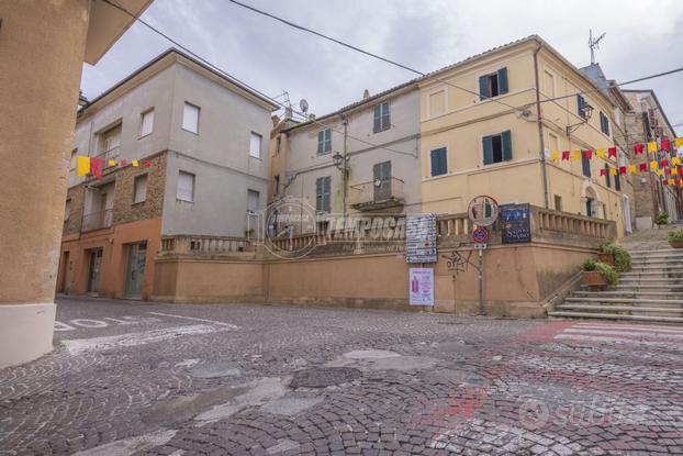 TERRACIELO DA RISTRUTTURARE IN PIENO CENTRO STORIC