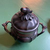 zuccheriera con ghianda e due ciotoline in peltro