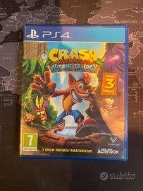 CRASH BANDICOOT