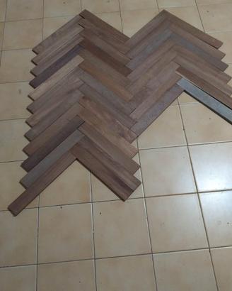 47 mtq di parquet  in legno di Iroko