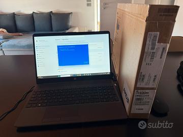 Hp 255 G8 15,6” Full HD , 8GB RAM , SSD 256