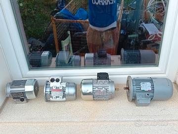 4 MOTORI ELETTRICI