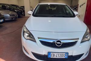 Opel Astra 1.6 Turbo 180CV 5 porte aut. Cosmo S