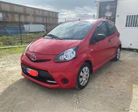 Toyota Aygo 1.0 12V VVT-i 5 porte con navigatore 2