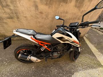 KTM Duke 125