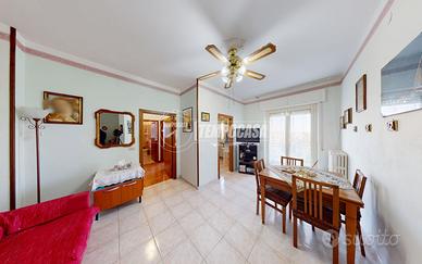 TRILOCALE ABITABILE DA SUBITO CON TERRAZZO VISTA M