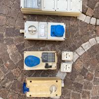 Lotto prese e quadri elettrici da esterno
