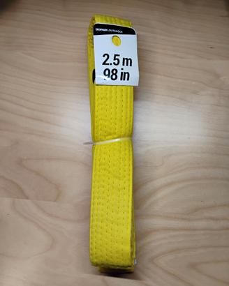 Cintura gialla per karate judo