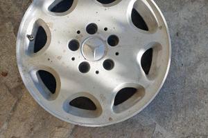 Cerchi in lega mercedes a 8 fori usati