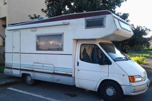 Camper mansardato Dethleffs su Ford Transit 2500TD