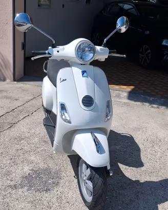 Piaggio Vespa 50 LX