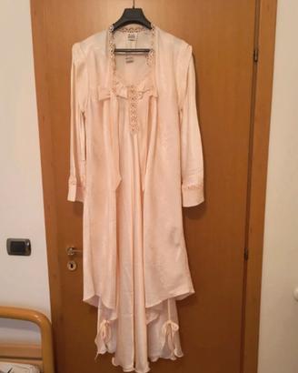 completo elegante e raffinato , particolare 