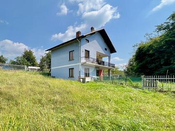 VILLA SINGOLA A LANZO TORINESE