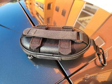 Pouchette con piccole casse con batteria 