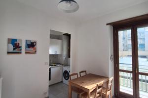 Ampia stanza a pochi metri da metro Spezia