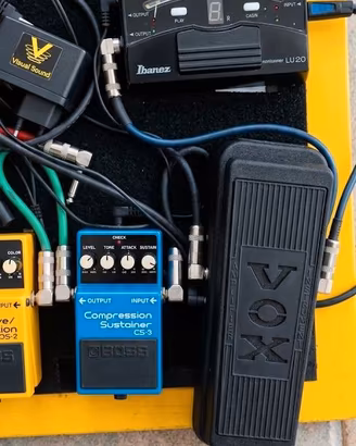 Pedali Chitarra: BOSS CS-3 + VOX Wah