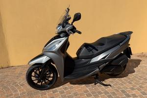 Kymco Agility 300 + Noodoe