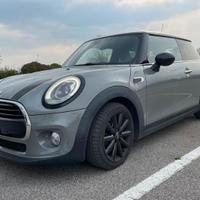 Mini Cooper diesel 1.5 automatica 116 cv