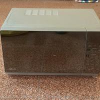 Forno a microonde digitale color argento